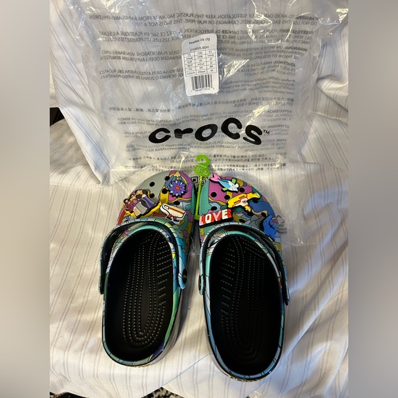 CROCS Sandals with Colorful Graphic Design - NWT - Picture 2 of 8